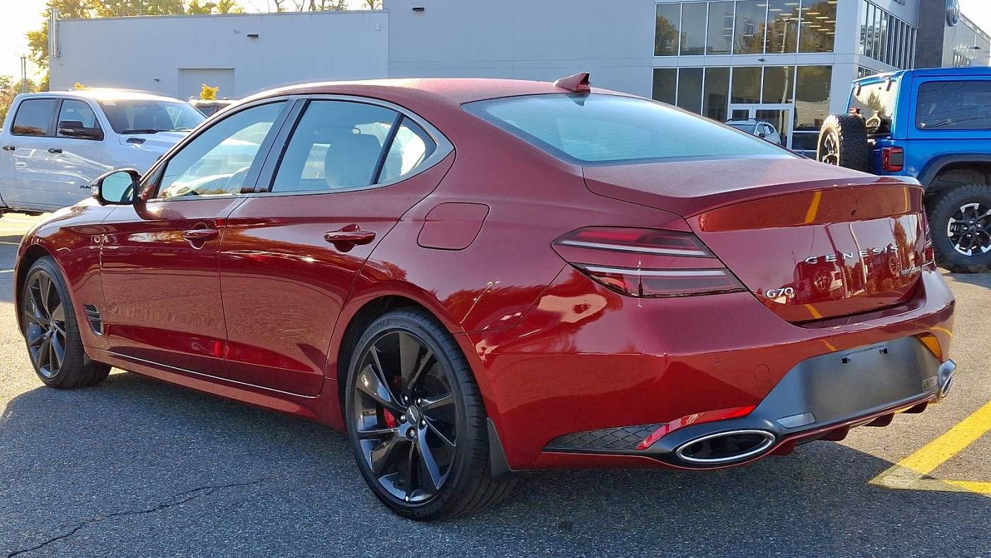2023 genesis g70 3.3t standard