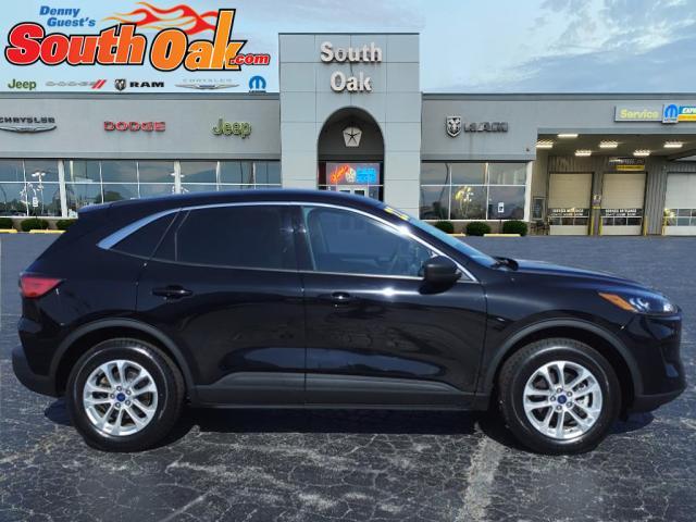 2022 ford escape se