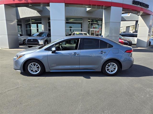 2022 toyota corolla hybrid le
