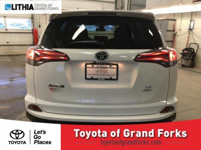 2018 toyota rav4 awd le for sale in grand forks, north dakota