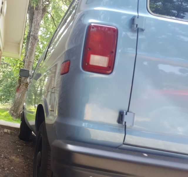 1990 (hd) dodge ram wagon with ricon wheelchair lift and power transfer seat
