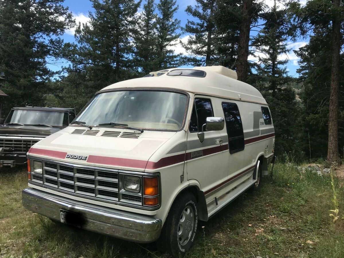 1987 dodge xtravan camper van rv, like new, rare opportunity, 5.2l/ 318 v8