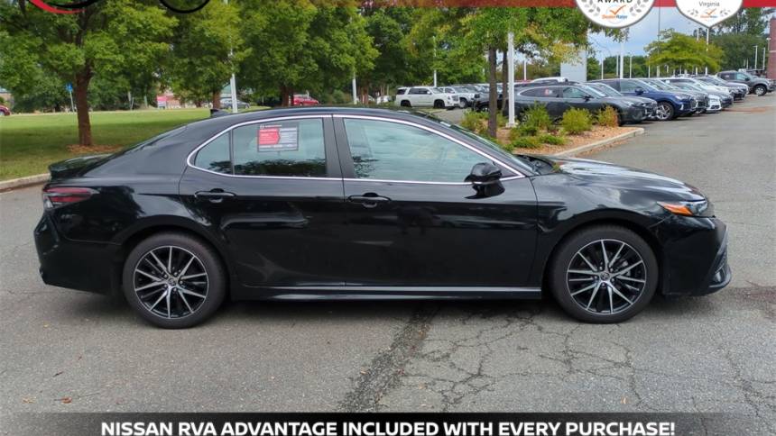 2022 toyota camry se