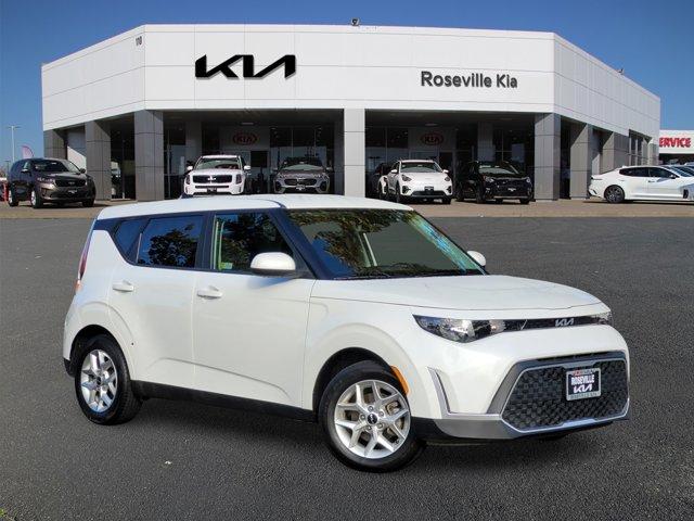 2023 kia soul lx