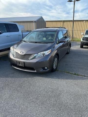 2013 toyota sienna xle 8 passenger in frederick, maryland