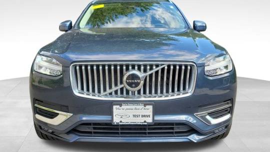 2023 volvo xc90 b5 plus bright theme
