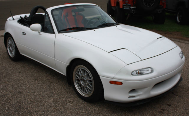 1992 mazda mx-5 miata base 2dr convertible manual 5-speed rwd i4 1.6l gasoline