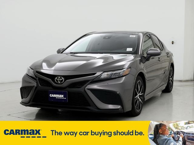 2021 toyota camry se
