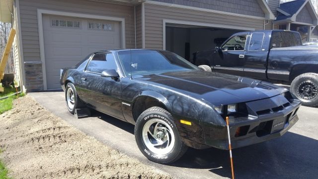 1984 chevrolet camaro sport coupe 2-door no motor or trans. solid body 1 owner