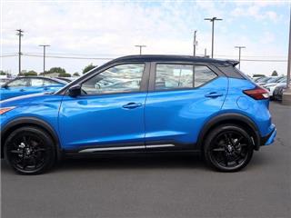 2022 Nissan Kicks sr
