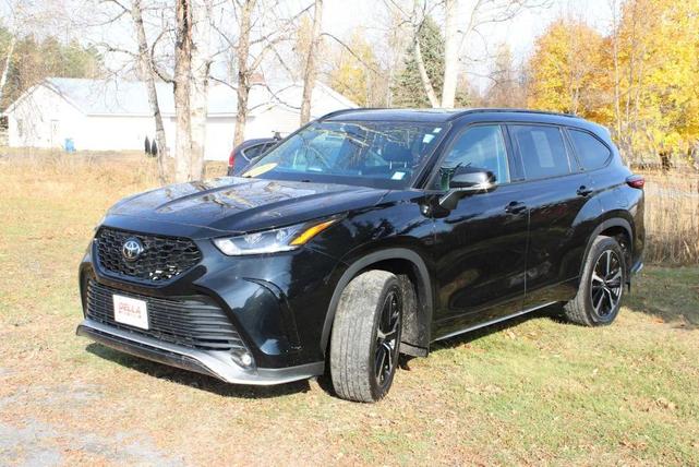 2022 toyota highlander xse