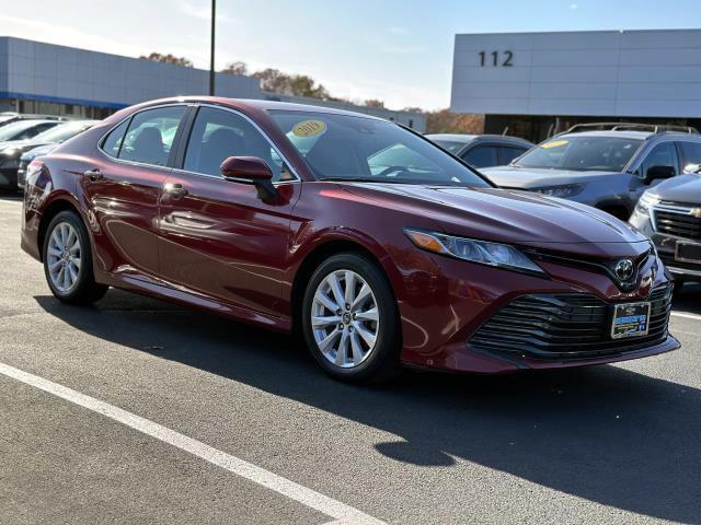 2019 toyota camry le