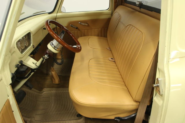 classic looks w/ modern power, 4.6 v8, 4 sp auto, ac, ps, pb, updated suspension