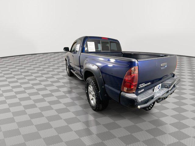 2013 toyota tacoma base