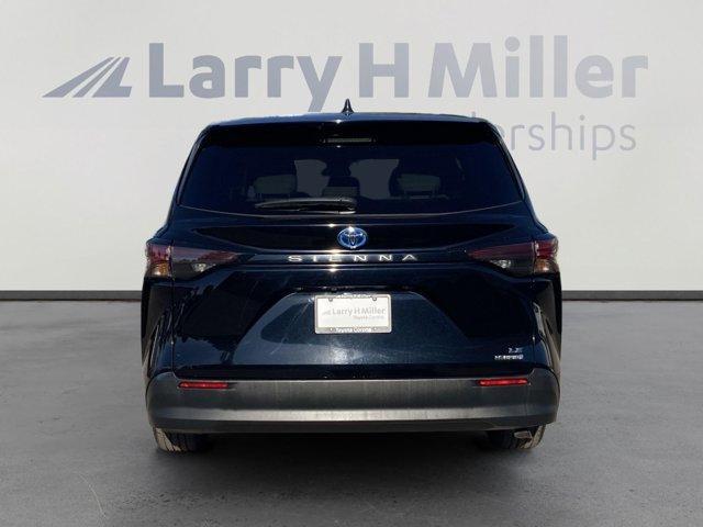 2024 toyota sienna le