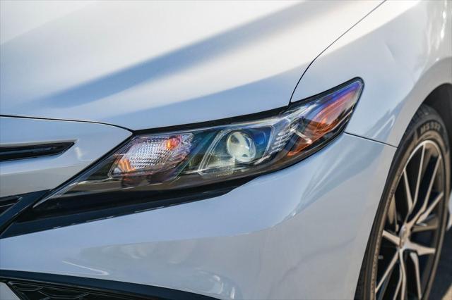 2022 toyota camry se