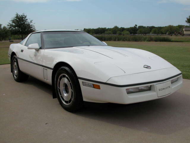 1985 chevrolet corvette coupe 5.7 l 350 l98 auto 26k miles 2 tx owners like new