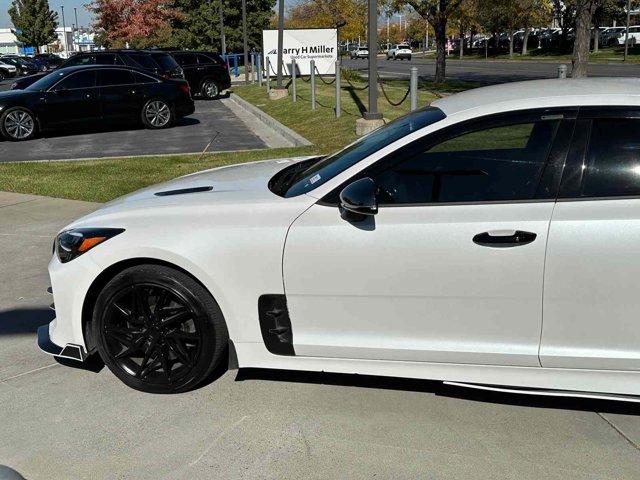 2022 kia stinger gt-line