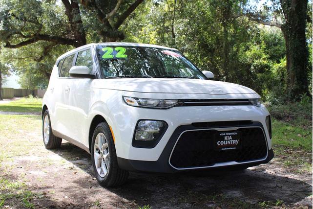 2022 kia soul lx
