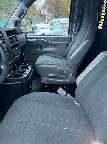 2022 chevrolet express 2500 work van