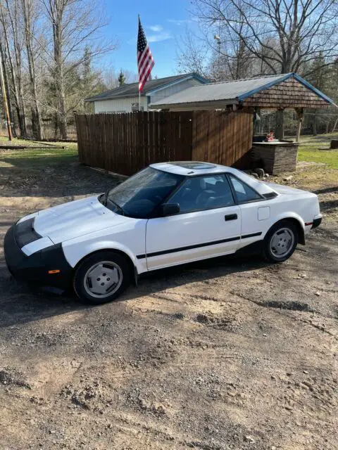 1985 toyota mr2 coupe white rwd manual