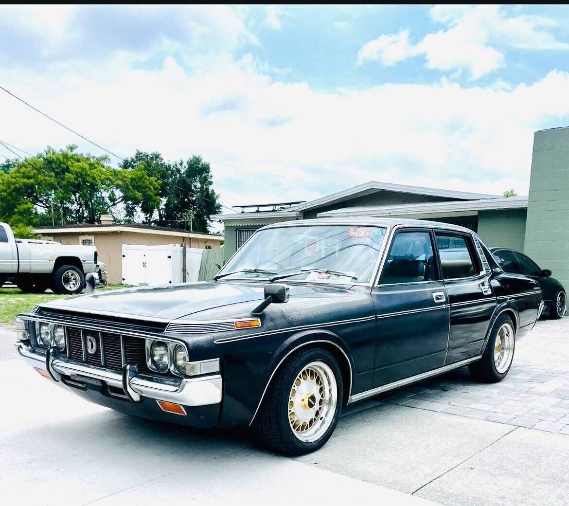 1973 toyota crown sedan black rwd manual super deluxe