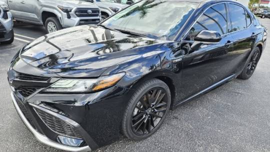 2021 toyota camry hybrid xse