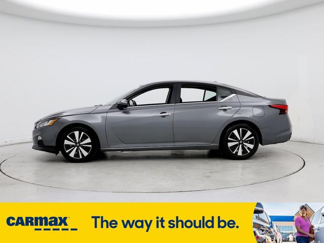 2022 nissan altima sv