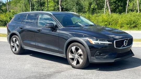 2021 volvo v60 cross country t5