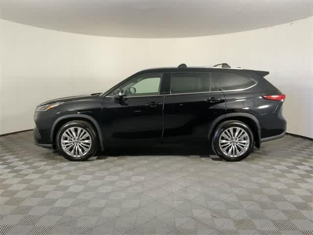 2022 toyota highlander platinum