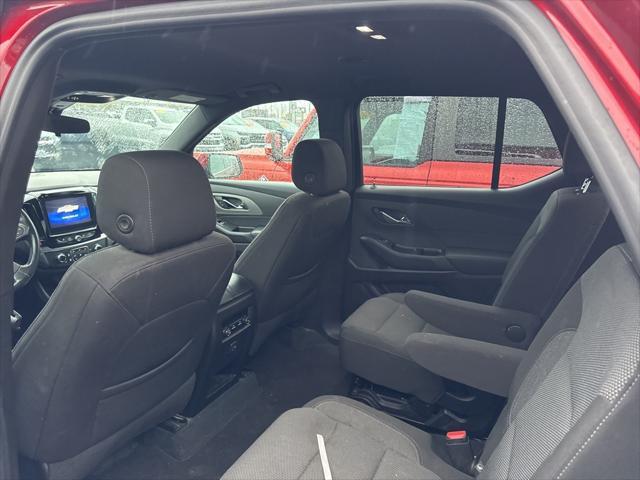 2022 chevrolet traverse lt cloth