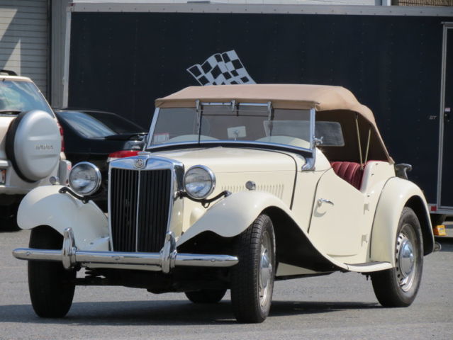 1953 cream convertible roadster great driver side curtains excellent body