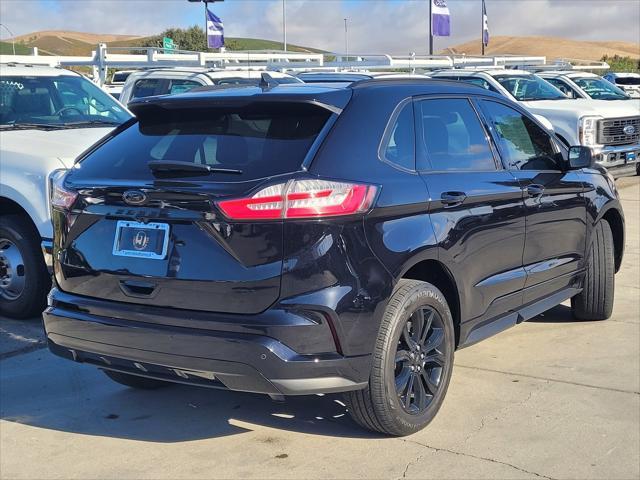 2022 ford edge se