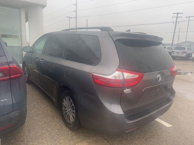 2018 toyota sienna xle