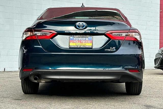 2021 toyota camry le