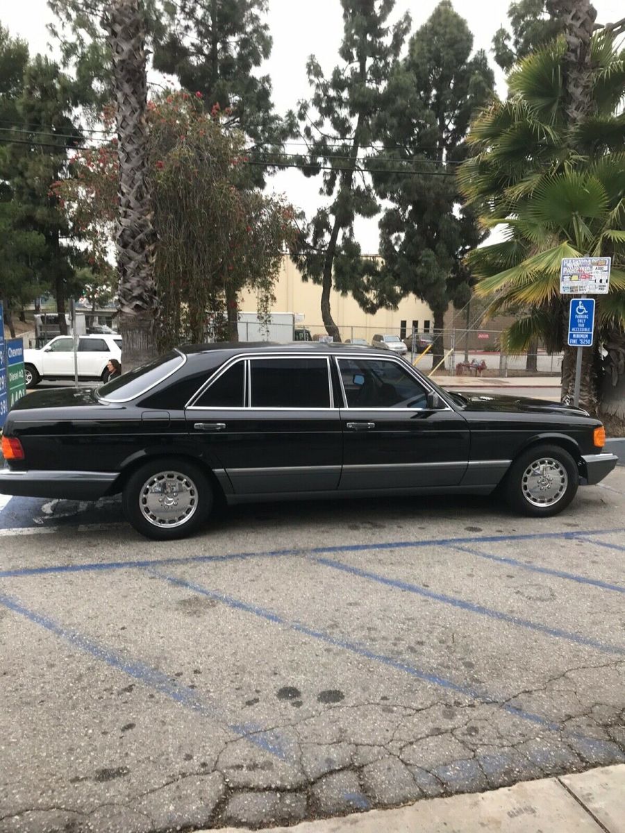 1990 black mercedes benz 300 sel - 126 body