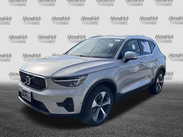 2024 volvo xc40 b5 plus bright theme