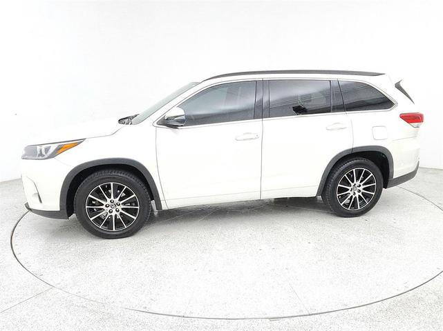 2018 toyota highlander se
