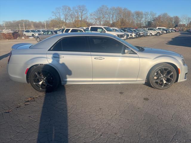 2022 chrysler 300 s