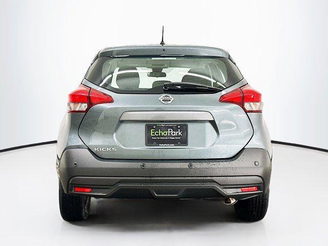 2020 nissan kicks s