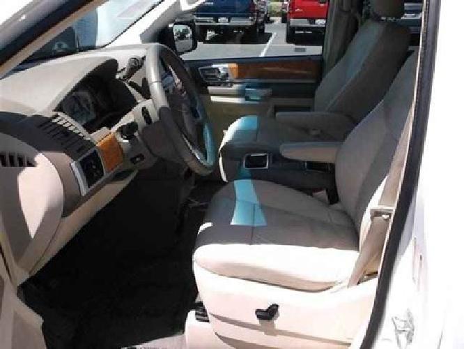 2008 chrysler town & country limited in davis, ca