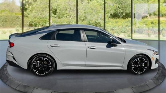 2022 kia k5 gt-line