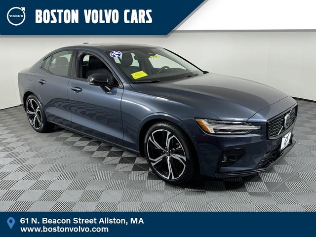 2024 volvo s60 b5 core dark theme