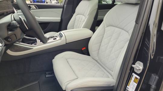 2025 BMW X7