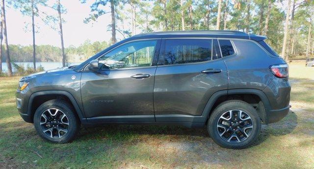 2021 jeep compass trailhawk