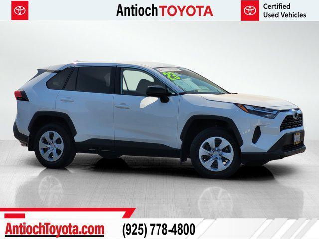 2023 toyota rav4 le