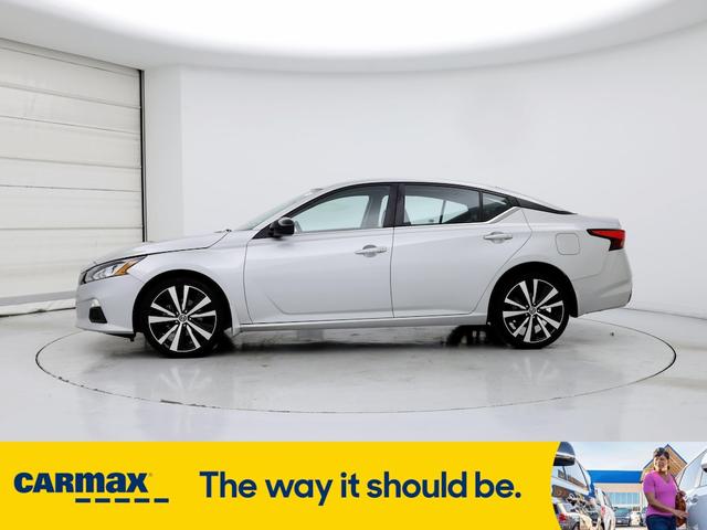 2022 nissan altima sr