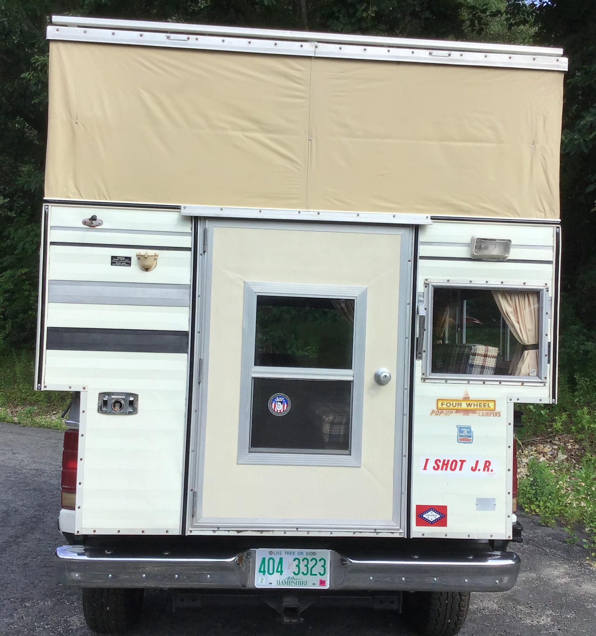 1984 ford bronco v8 4-speed w/pop-up camper