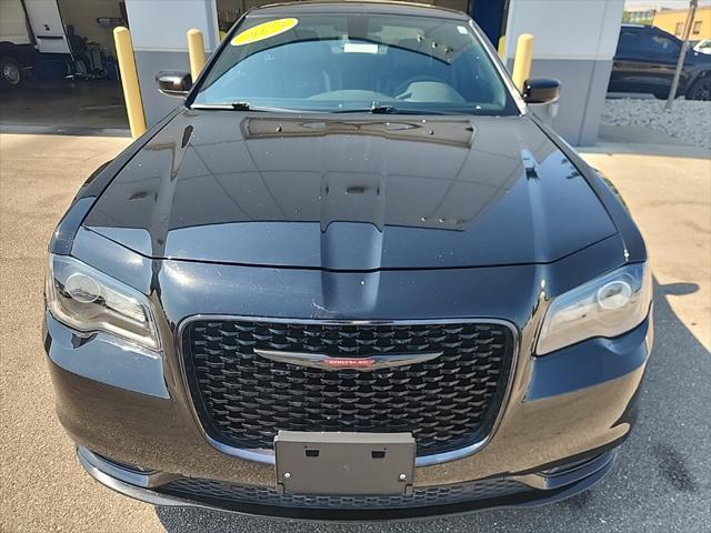 2023 chrysler 300 c