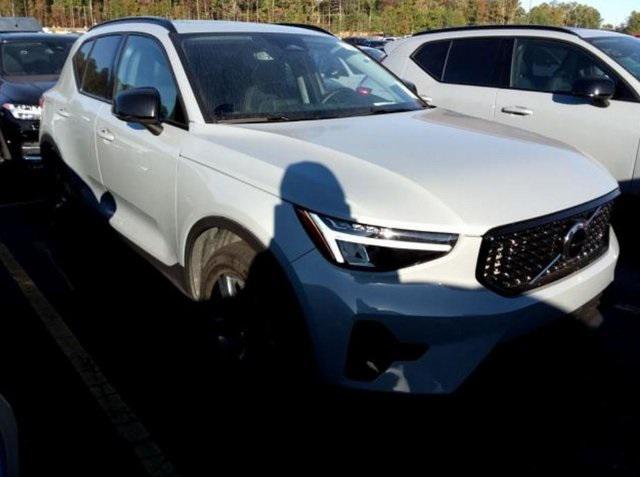2024 volvo xc40 b5 core bright theme